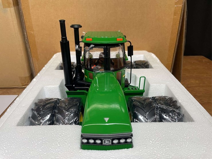 1/16-john-deere-8850-prestige-nib-ertl-image-4