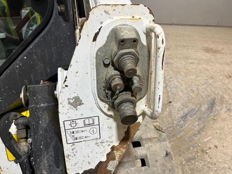 2021-bobcat-t595-image-11