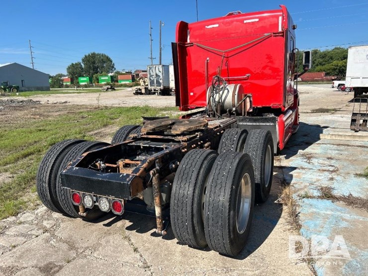 2007-peterbilt-387-image-13