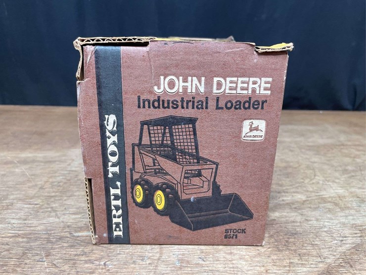 1/16-john-deere-industrial-skid-steer-nib-ertl-image-6