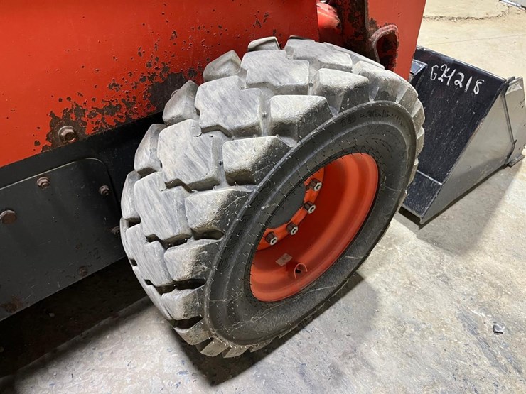 2022-kubota-ssv65-image-16