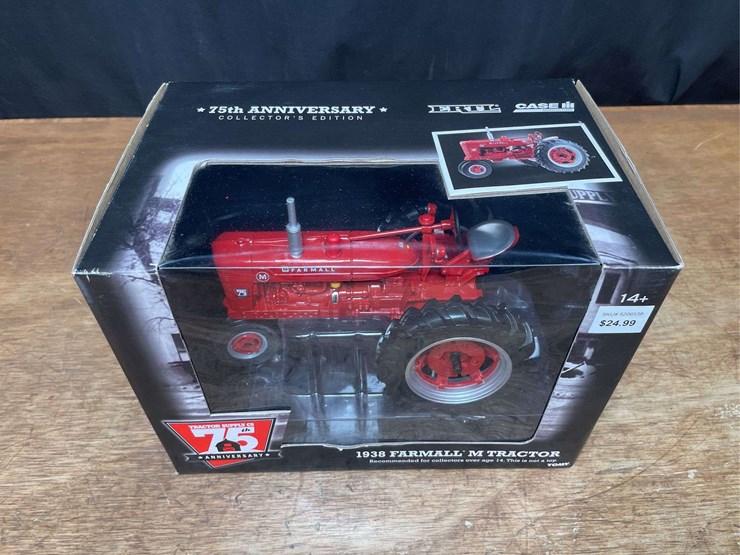 1/16-farmall-m-tsc-75th-anniversary-nib-ertl-image-3