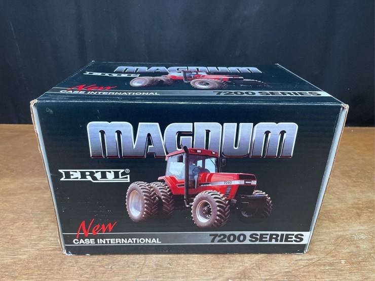 1/16-case-ih-magnum-7240-intro-nib-ertl-image-13