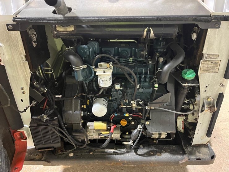 2015-bobcat-t770-image-16