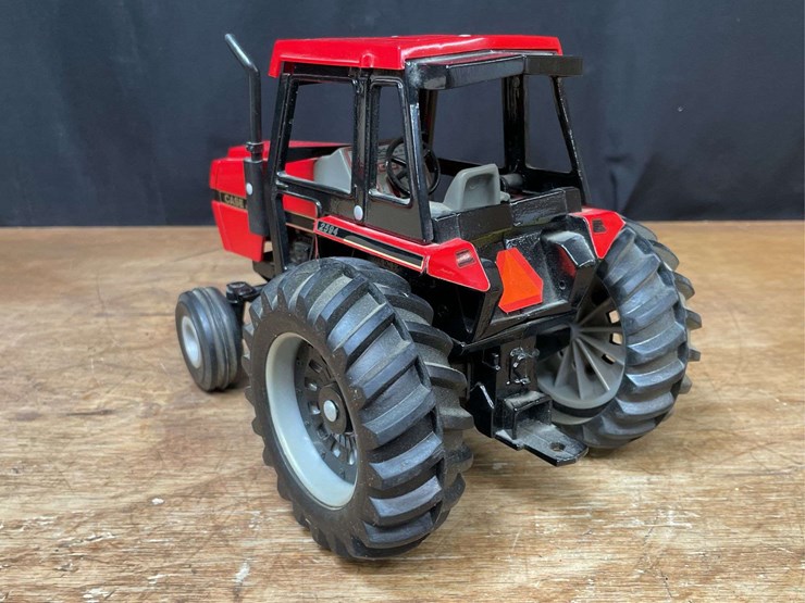 1/16-case-ih-2594-las-vegas-nib-ertl-image-5