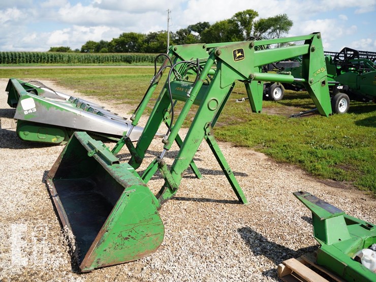john-deere-245-image-1