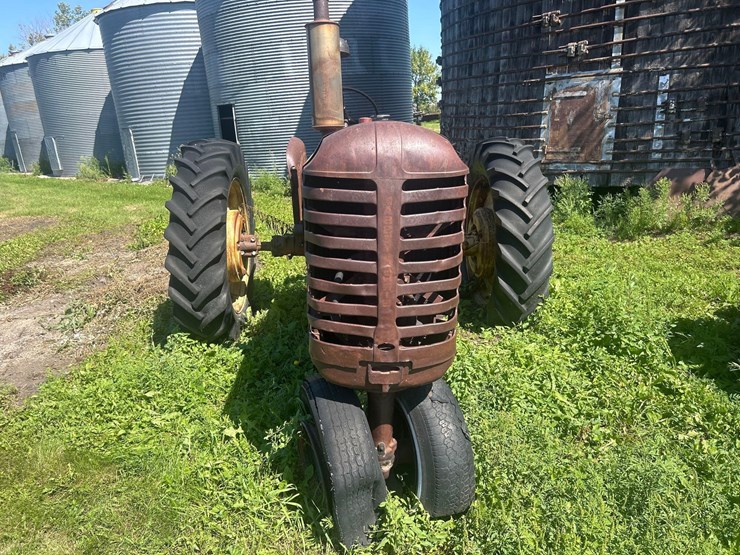 1951-massey-harris-44-image-8