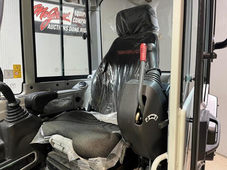 2023-takeuchi-tb335r-image-27
