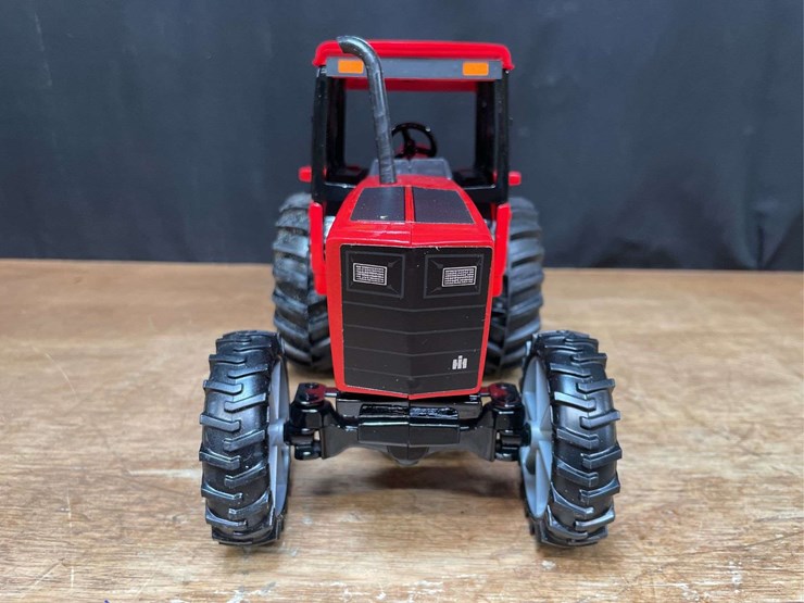 1/16-ih-5288-1984-special-edition-nib-ertl-image-11