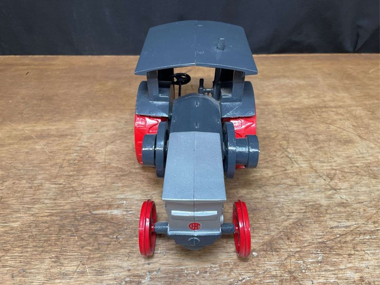 1/16-ihc-titan-oil-tractor-1991-fps-sm-image-11