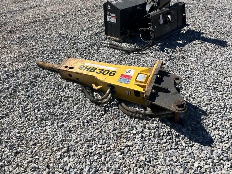 magnum-rhb306-hydraulic-breaker-image-1