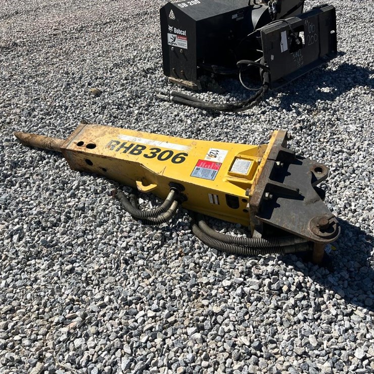 Magnum RHB306 Hydraulic Breaker