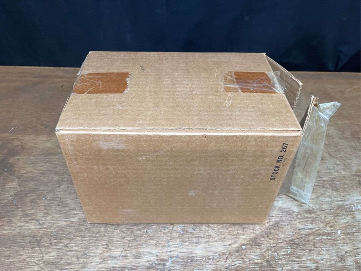 1/16-case-2594-collector-nib-ertl-image-15