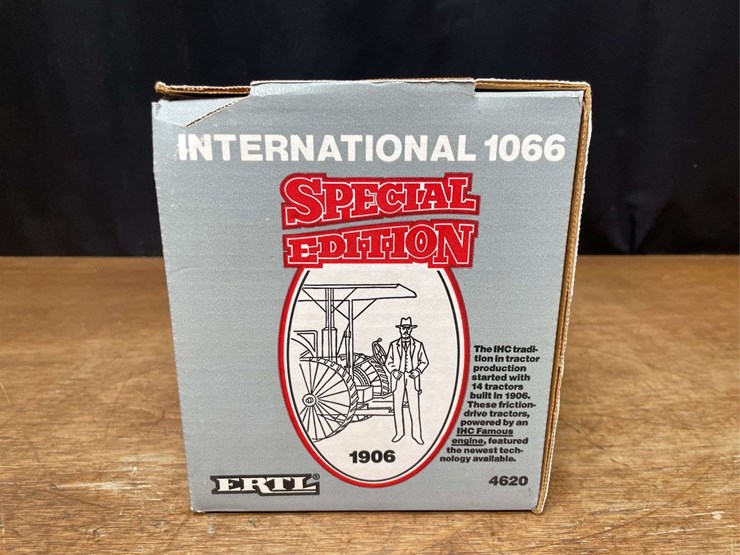 1/16-ih-1066-5-millionth-nib-ertl-image-5
