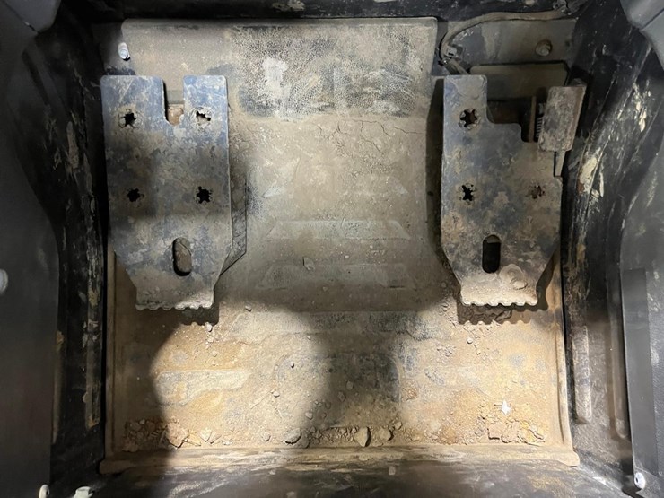 2022-bobcat-t76-image-32