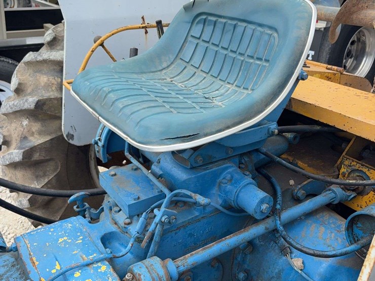 ford-4000-image-17
