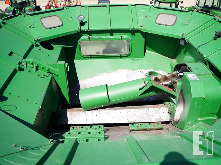 2005-john-deere-9660-sts-image-22
