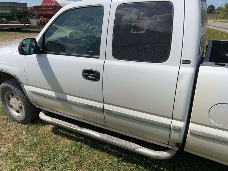 2001-gmc-sierra-1500-image-8