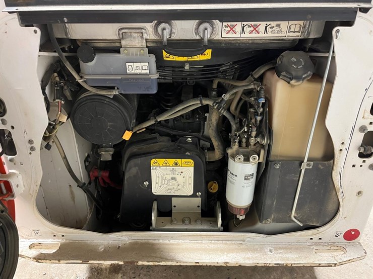 2022-bobcat-t76-image-16