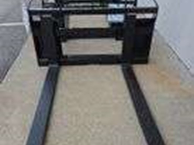 skid-steer-adjustable-pallet-fork,-model-sa11100-image-1