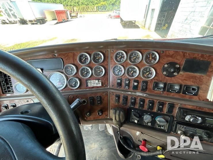2007-peterbilt-387-image-77