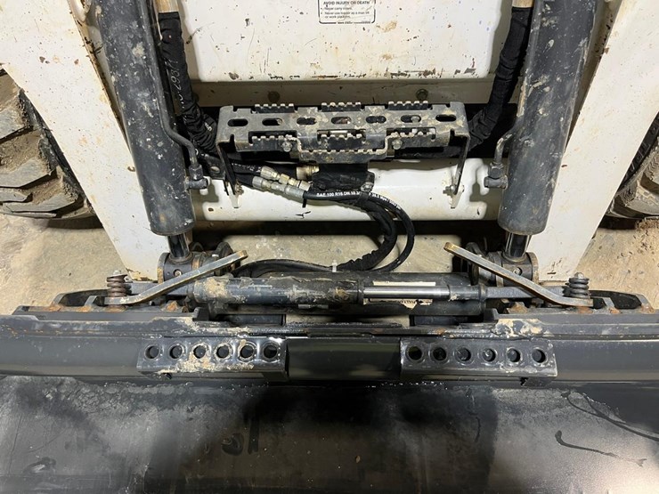 2022-bobcat-s740-image-10