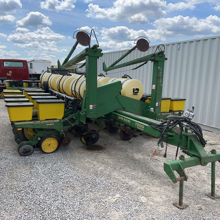 JOHN DEERE 7200