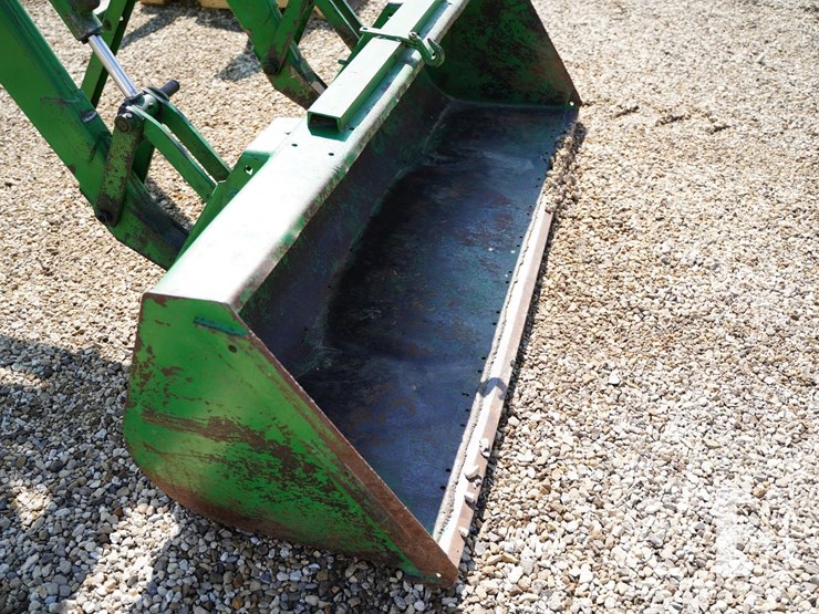 john-deere-245-image-11