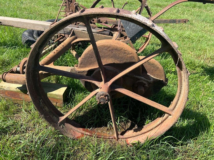 oliver-horse-drawn-sickle-mower-image-22