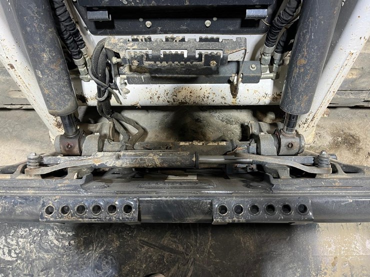 2022-bobcat-t76-image-10