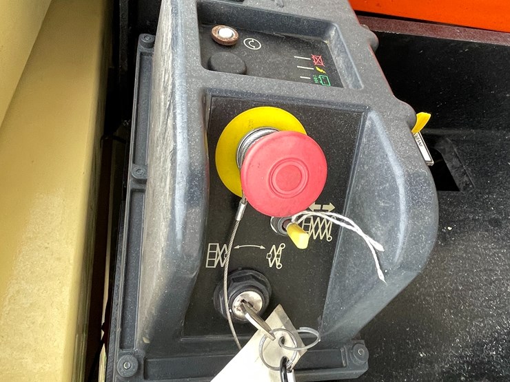 jlg-2630es-image-18