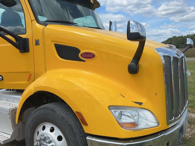 2016-peterbilt-579-image-4