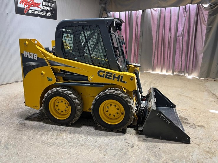 2018-gehl-r135-image-6