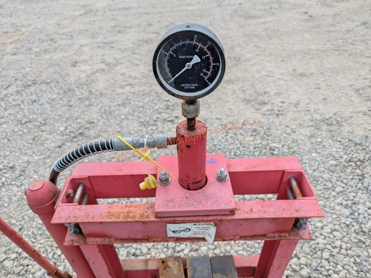 hyrdraulic-press-image-7