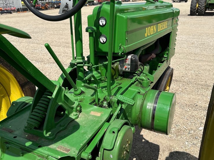 john-deere-b-image-9