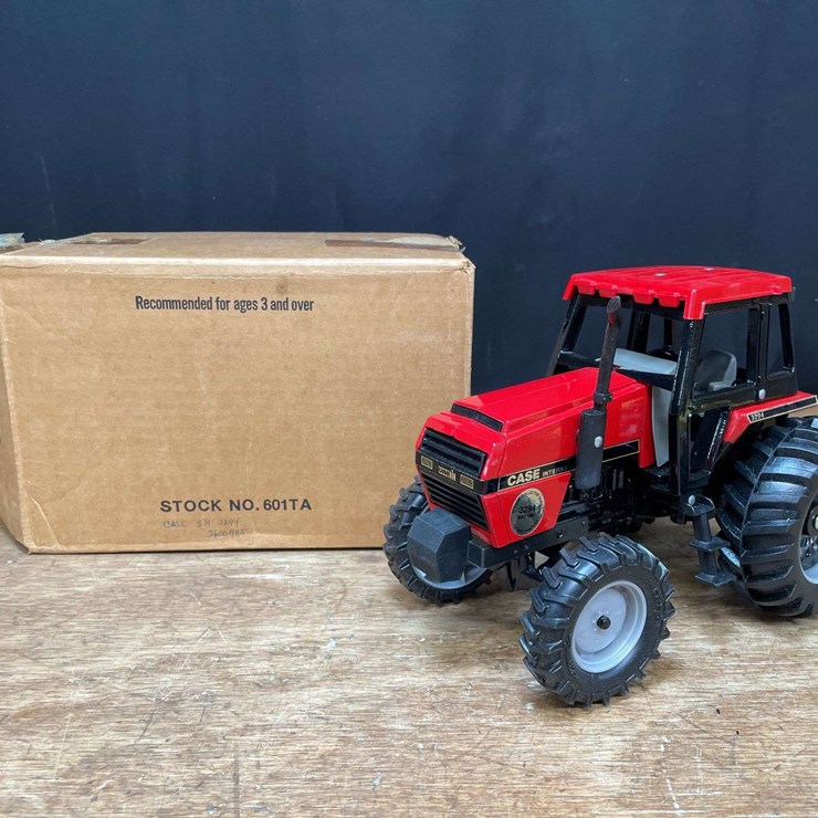1/16 Case-IH 3294 1985 Collector NIB Ertl