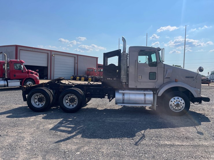 2000-kenworth-t800-image-6