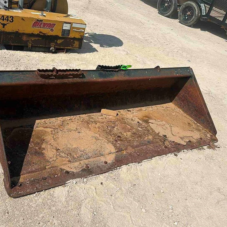 CAT SMOOTH EDGE SKID STEER BUCKET