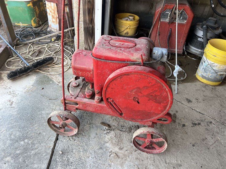 international-harvester-lb-engine-image-1