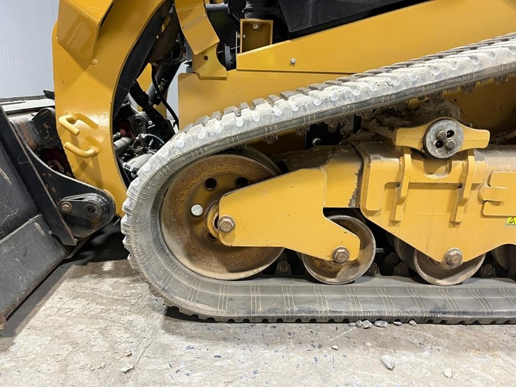 2020-caterpillar-259d3-image-13