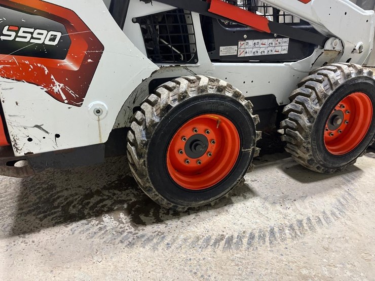 2022-bobcat-s590-image-15