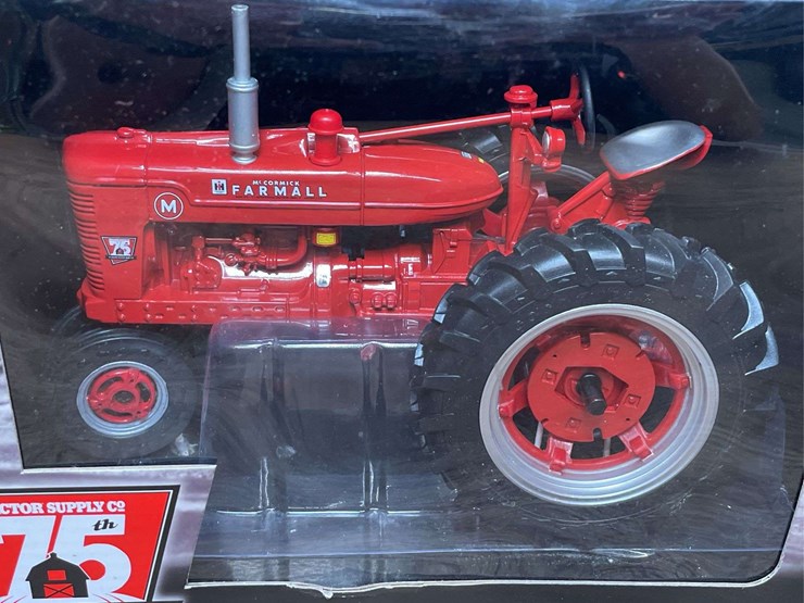 1/16-farmall-m-tsc-75th-anniversary-nib-ertl-image-2