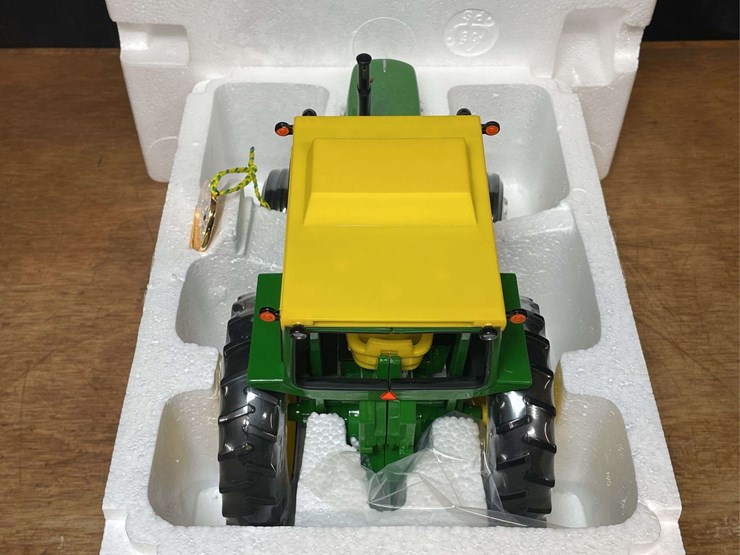 1/16-john-deere-4520-2001-nfts-nib-ertl-image-7