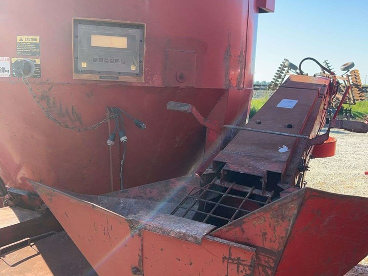 case-ih-1350-image-7