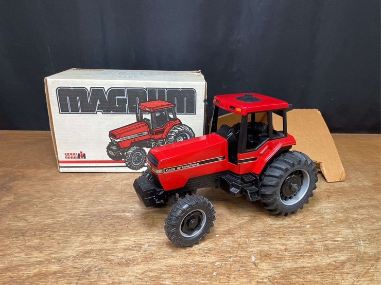 1/16-case-ih-7130-1990-strasbourg-nib-ertl-image-1