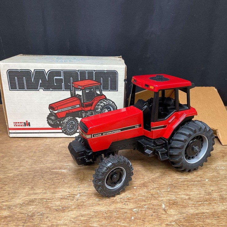 1/16 Case-IH 7130 1990 Strasbourg NIB Ertl