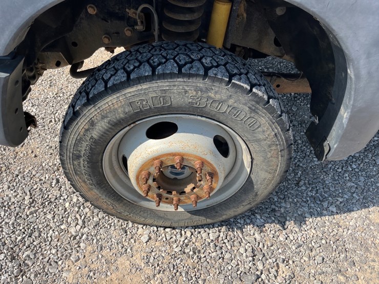 2012-ford-f550-image-11