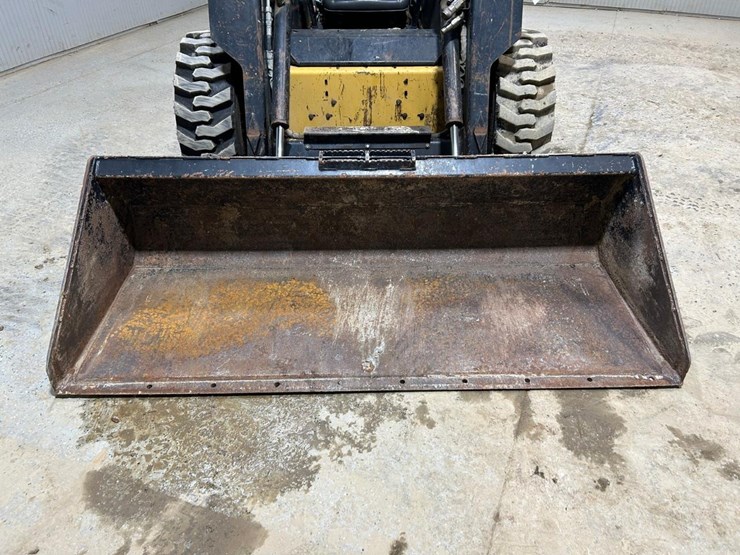 new-holland-lx665-image-9
