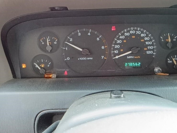 2002-jeep-grand-cherokee-laredo-image-8