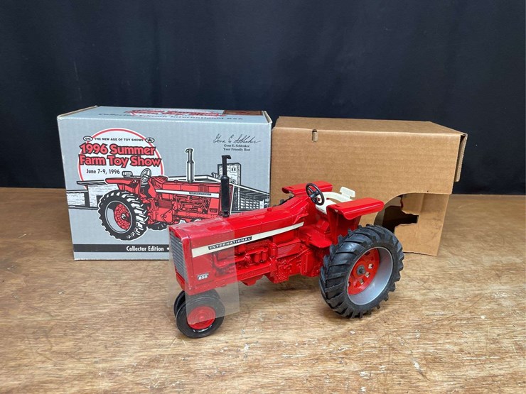 1/16-ih-856-1996-sfts-nib-ertl-image-1